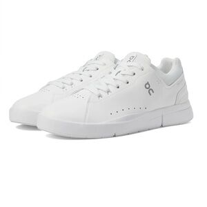 On Cloud On Running The Roger Advantage women’s sneakers size 9